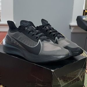 Nike zoom gravity running!